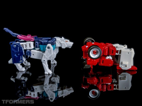 TFormers Titans Return Gallery   Siege On Cybertron Pounce 91 (90 of 92)